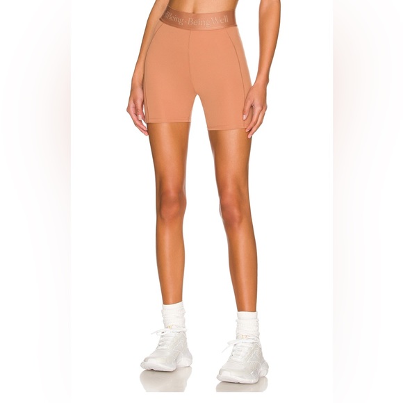 MoveWell Cypress Sports Bra (XS) + Bike Shorts (S) Set in Mocha Brown (Revolve) - Picture 9 of 16